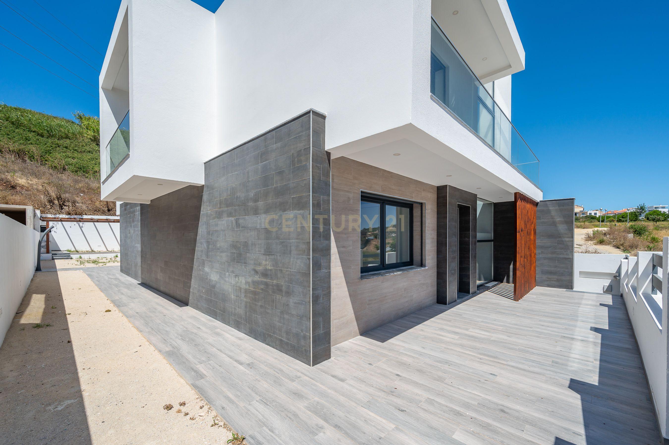 Moradia T5 de luxo com Piscina em Famões - Odivelas - Image 15