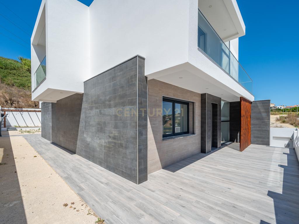 Moradia T5 de luxo com Piscina em Famões - Odivelas - Image 15